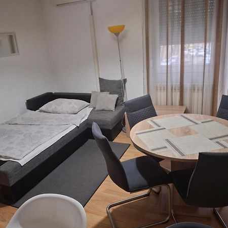 Apartman Centros Osijek Bagian luar foto