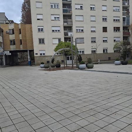Apartman Centros Osijek Bagian luar foto